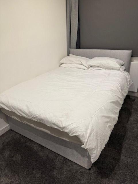 Cosy Away From Midlands - Great Access To Qe Hospital And Of And Newman Uni