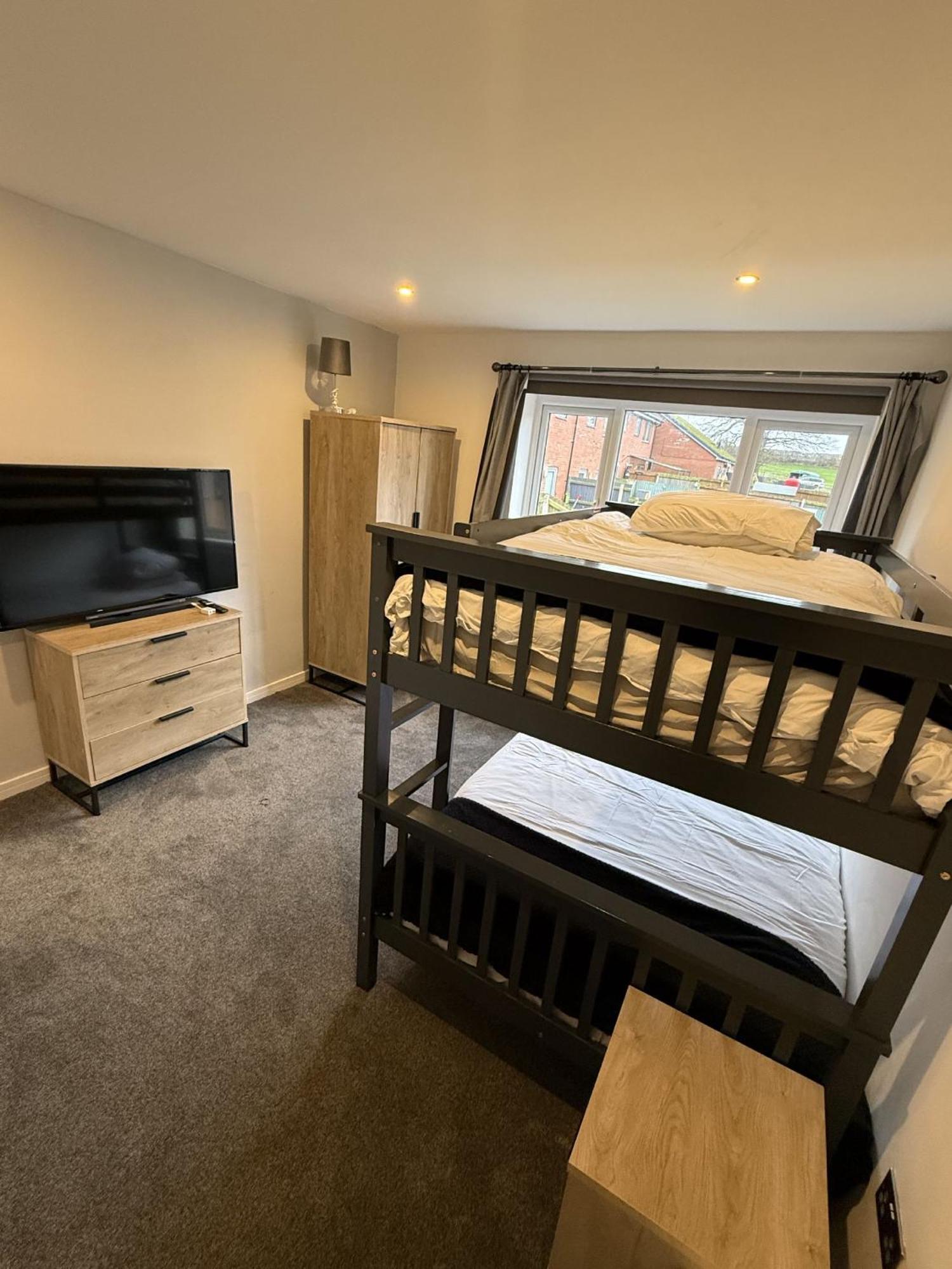 Holiday home Cosy Away From Midlands - Great Access To Qe Hospital And Of And Newman Uni Birmingham